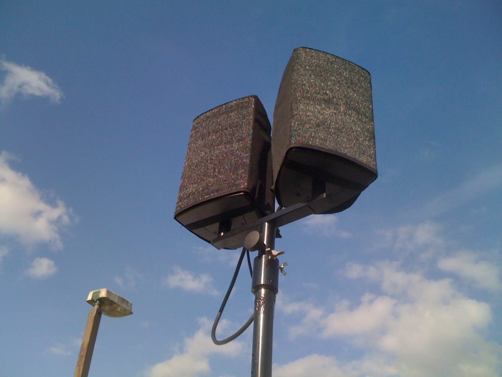 dog show outdoor speakers